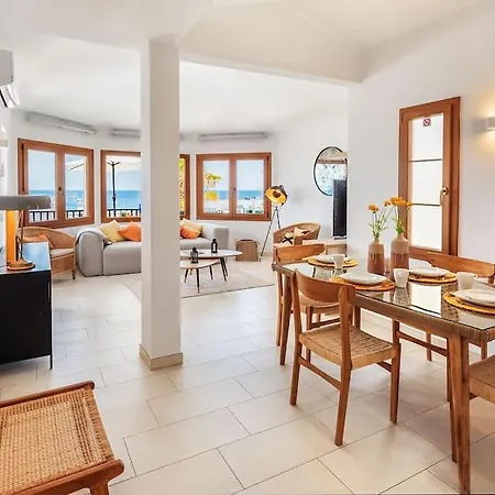 Lovely With Sea And Mountain Views Apartment *